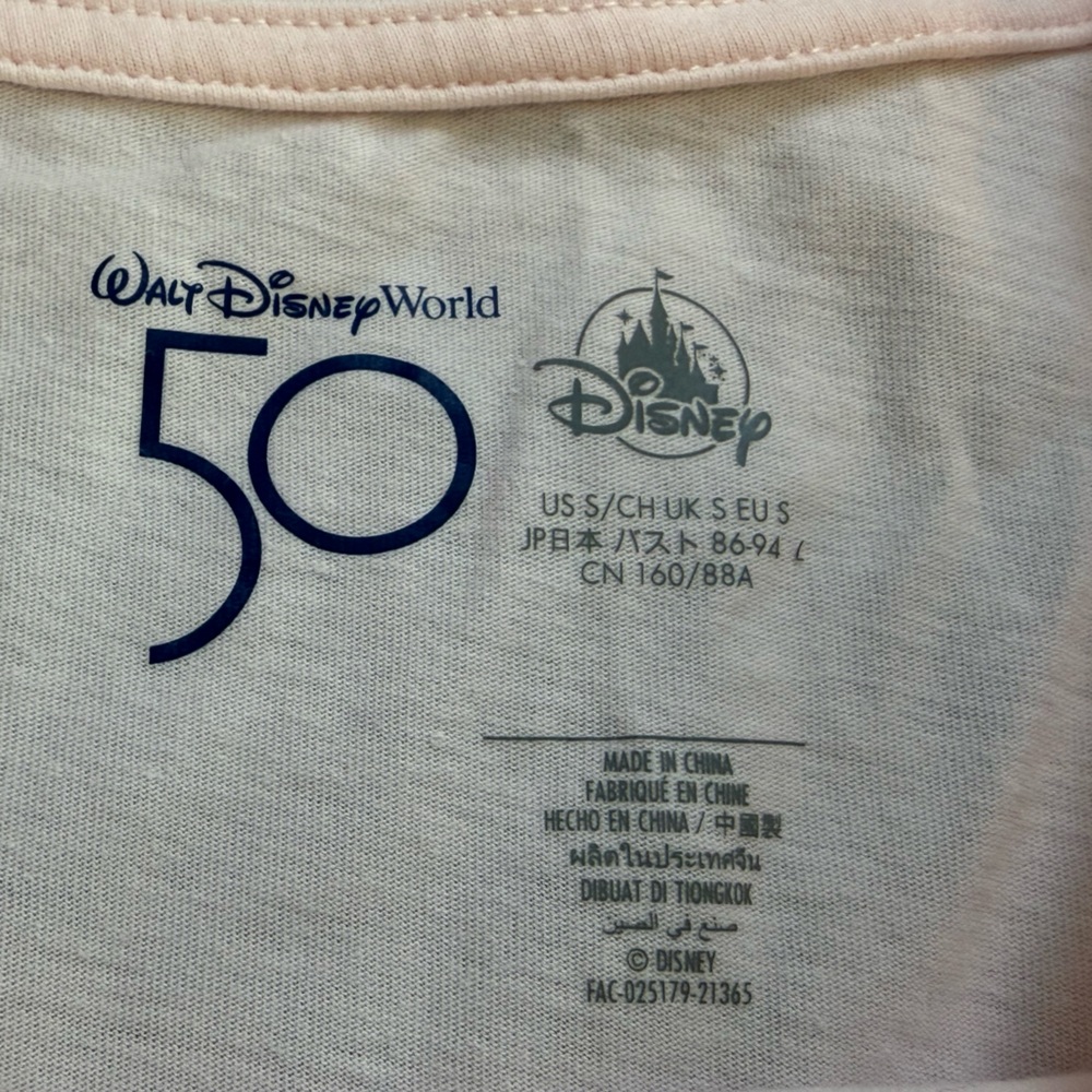 NWT Walt Disney World 50th Anniversary Cinderella Castle T-Shirt Small - Picture 5 of 7